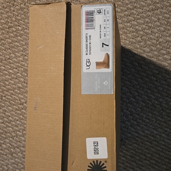 UGG Classic short - Picture 2 of 9